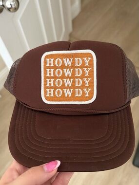 Brown "Howdy" Patch Trucker Hat - Unbranded